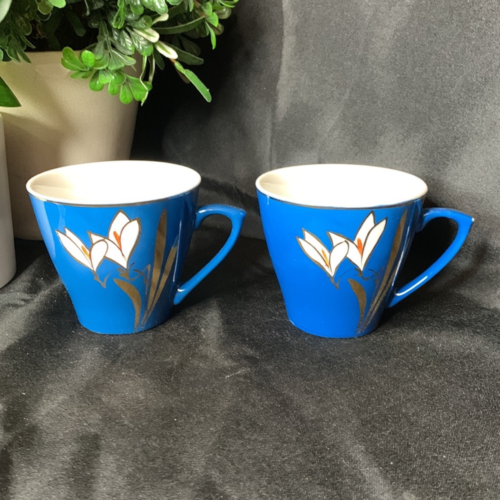 Beautiful Set of 2 royal blue, gold & white oriental tea cups with white lilies